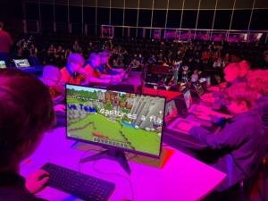 F 3 26604192